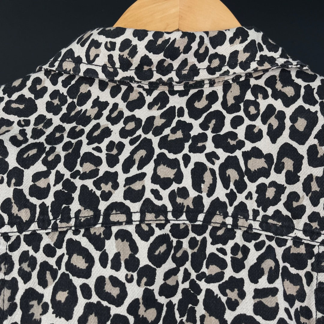 SIN MARCA Campera Varios  Animal Print Talle 3