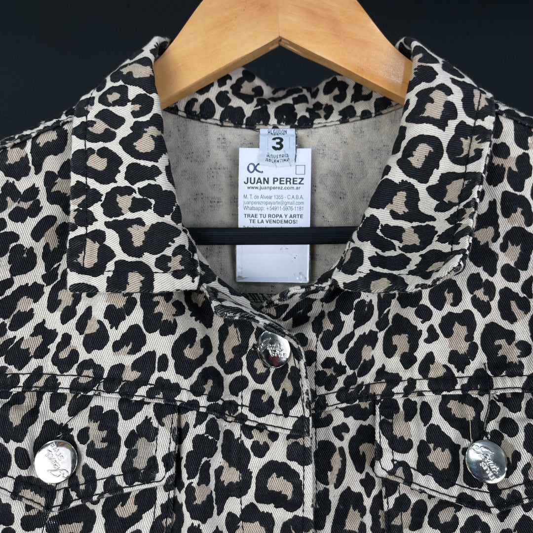 SIN MARCA Campera Varios  Animal Print Talle 3