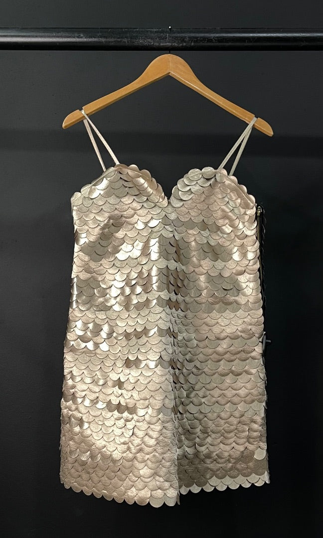 SAU Vestido Sin Manga Dorado Talle M