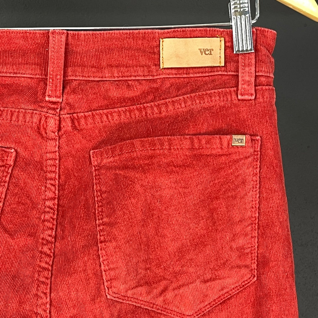 VER Pantalon Rojo Talle 46