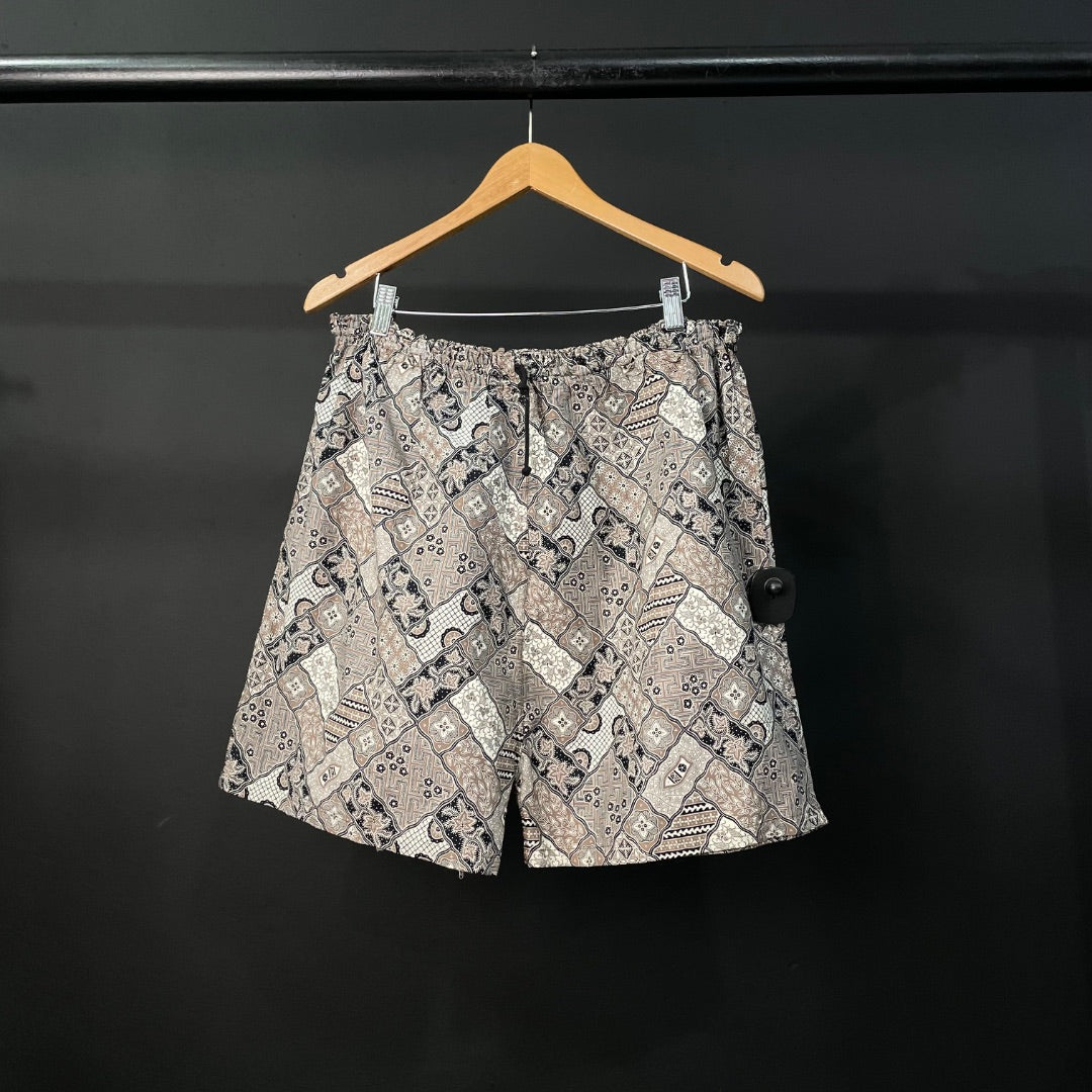 ROPA Y ARTE  Short  Varios  Estampado  Talle L