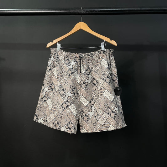 ROPA Y ARTE  Short  Varios  Estampado  Talle L