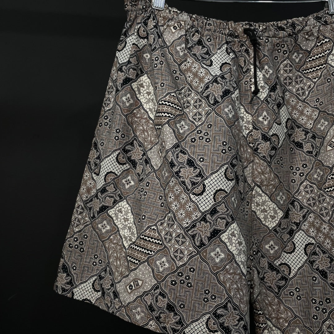 ROPA Y ARTE  Short  Varios  Estampado  Talle L