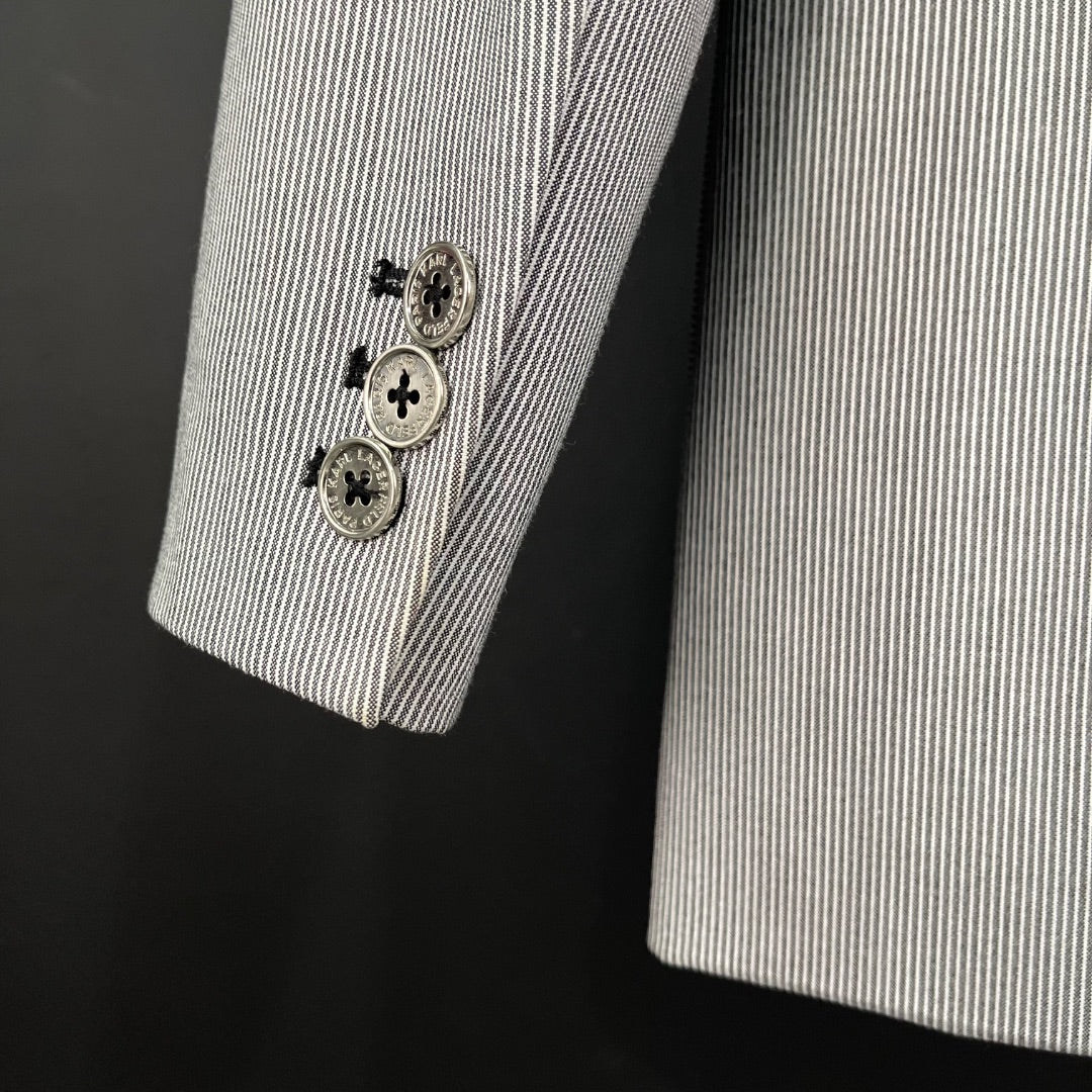 LAGERFELD Saco Varios Rayado Talle 6