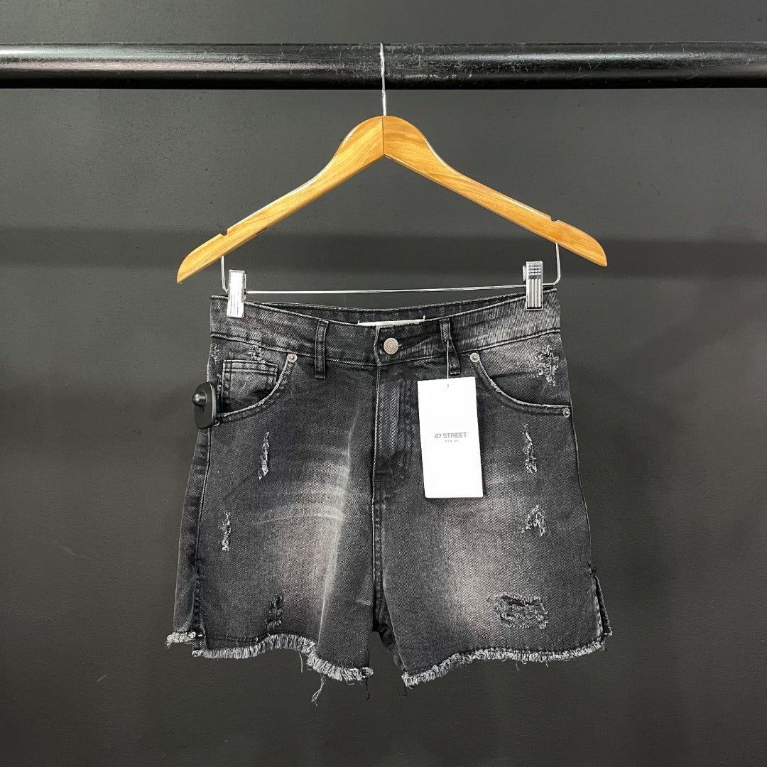 47 STREET  Short  Negro  Talle 38