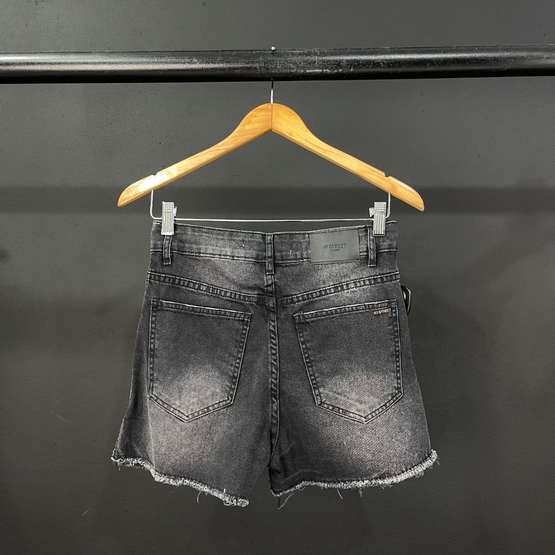 47 STREET  Short  Negro  Talle 38