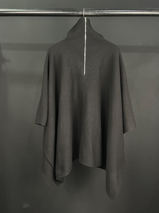 ETIQUETA NEGRA Poncho Negro Talle L