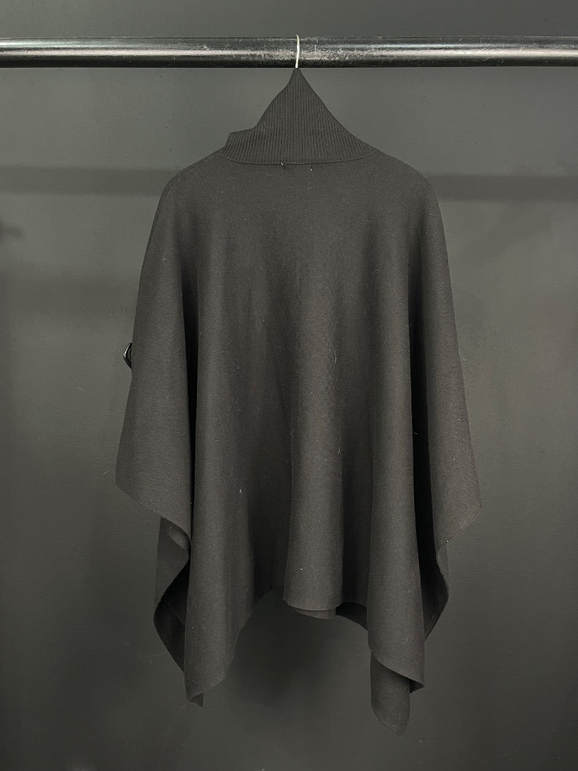 ETIQUETA NEGRA Poncho Negro Talle L