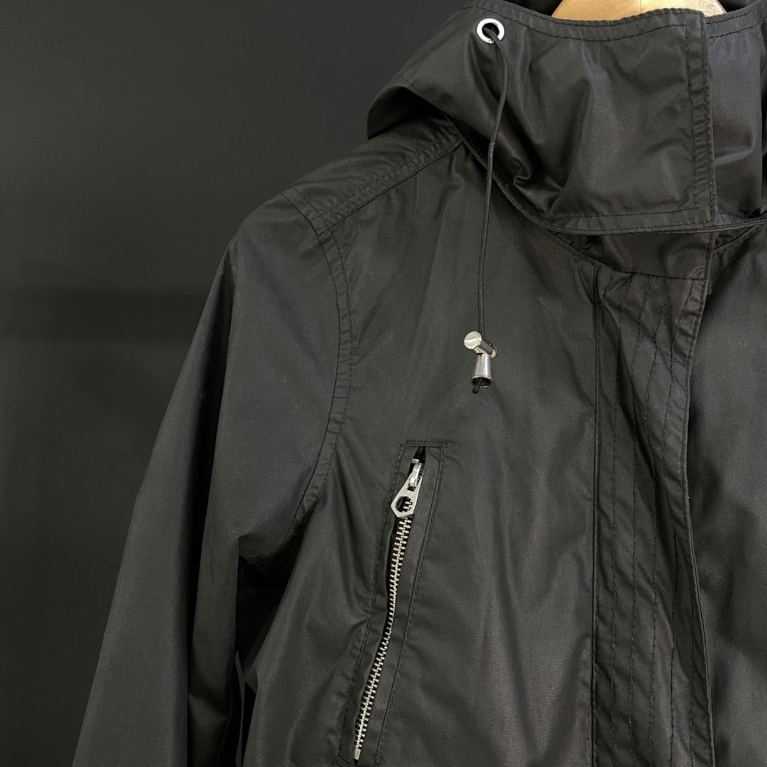 LOGG Campera Negro Talle 4