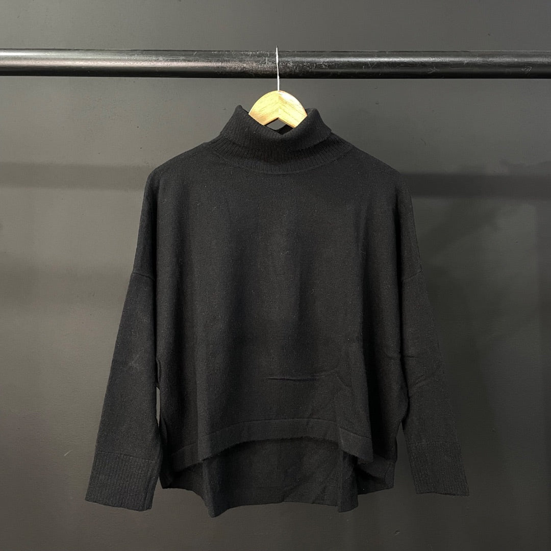 NANA Sweater Cuello Alto Negro Talle M