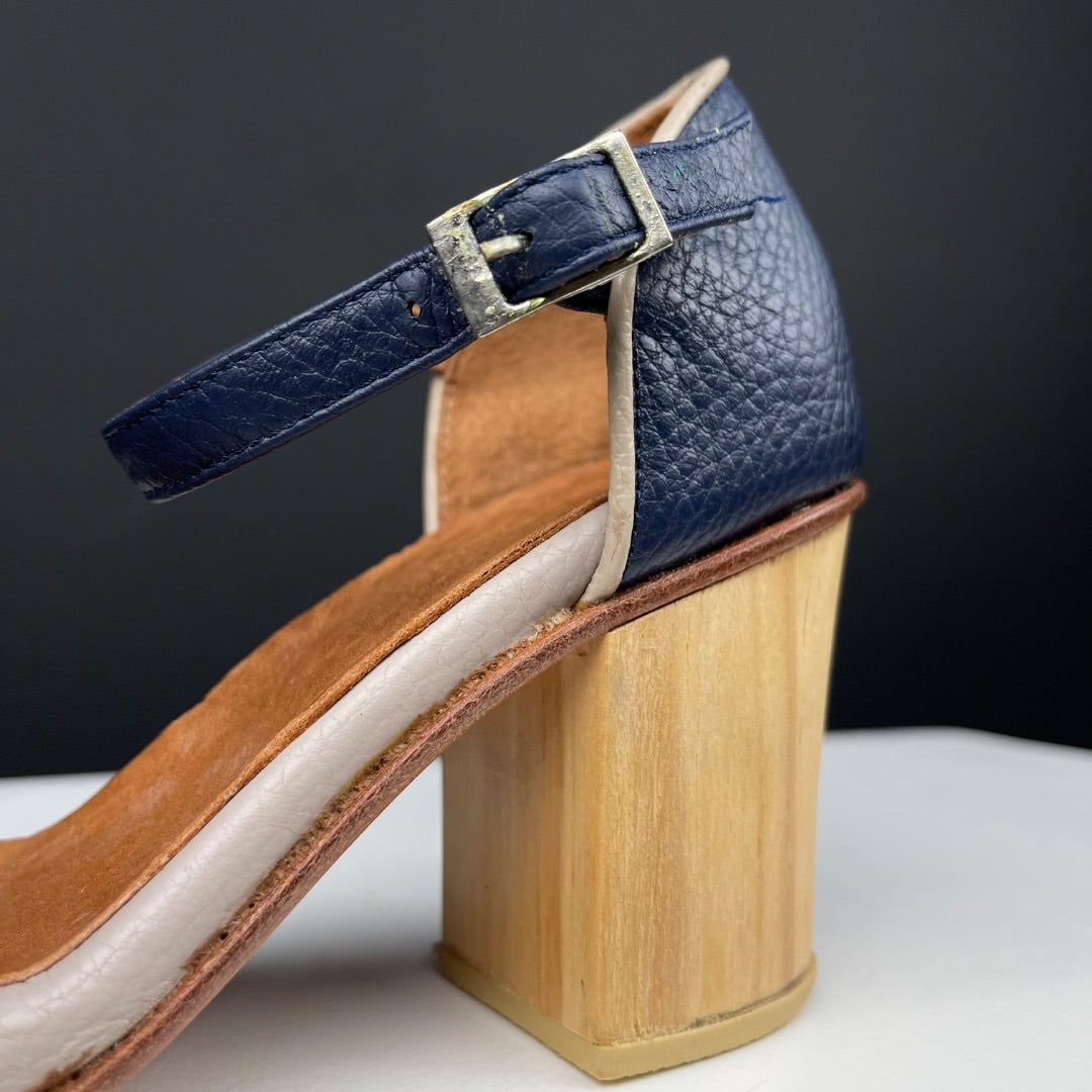 CECILIA FURIAN Sandalias Varios Beige y Azul Talle 37