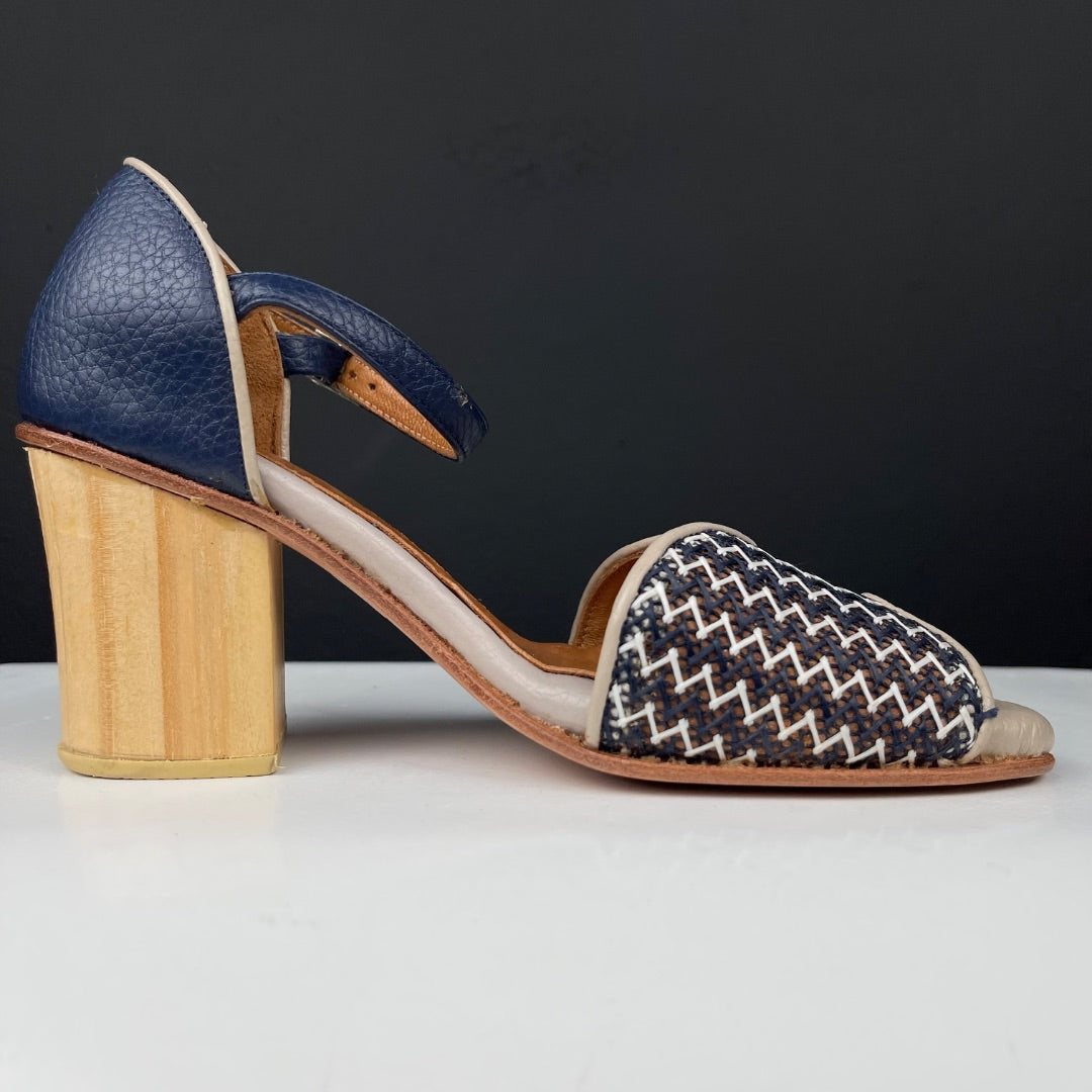 CECILIA FURIAN Sandalias Varios Beige y Azul Talle 37