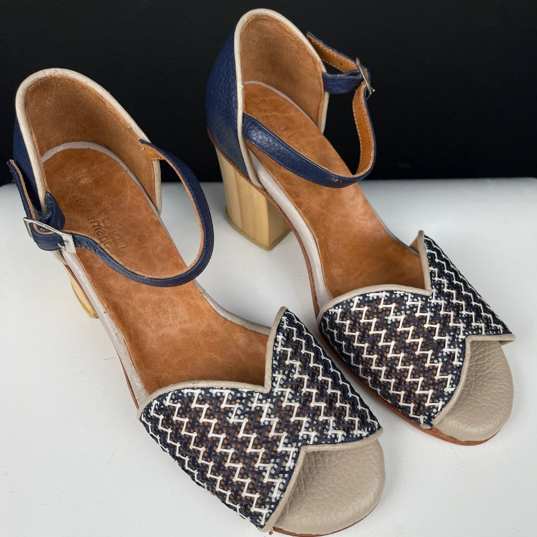 CECILIA FURIAN Sandalias Varios Beige y Azul Talle 37