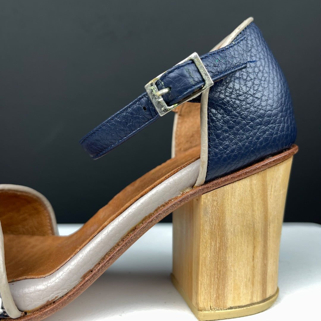 CECILIA FURIAN Sandalias Varios Beige y Azul Talle 37