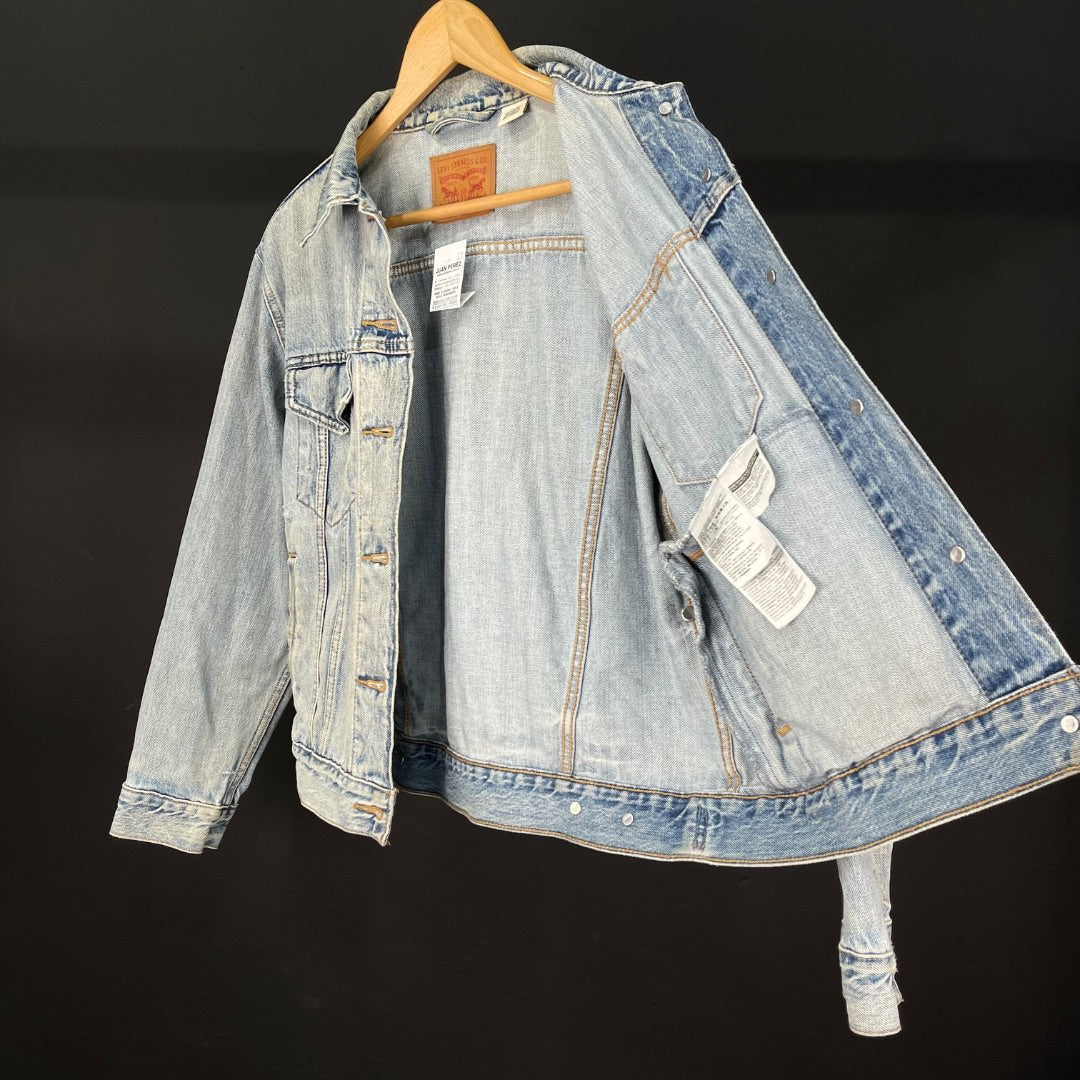 LEVIS Campera Celeste Talle M