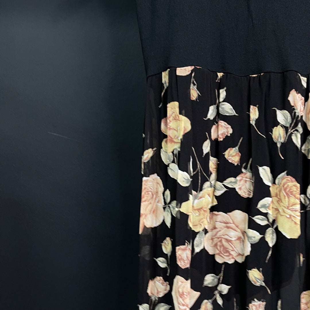RINASCIMIENTO Vestido Varios Floral Talle M
