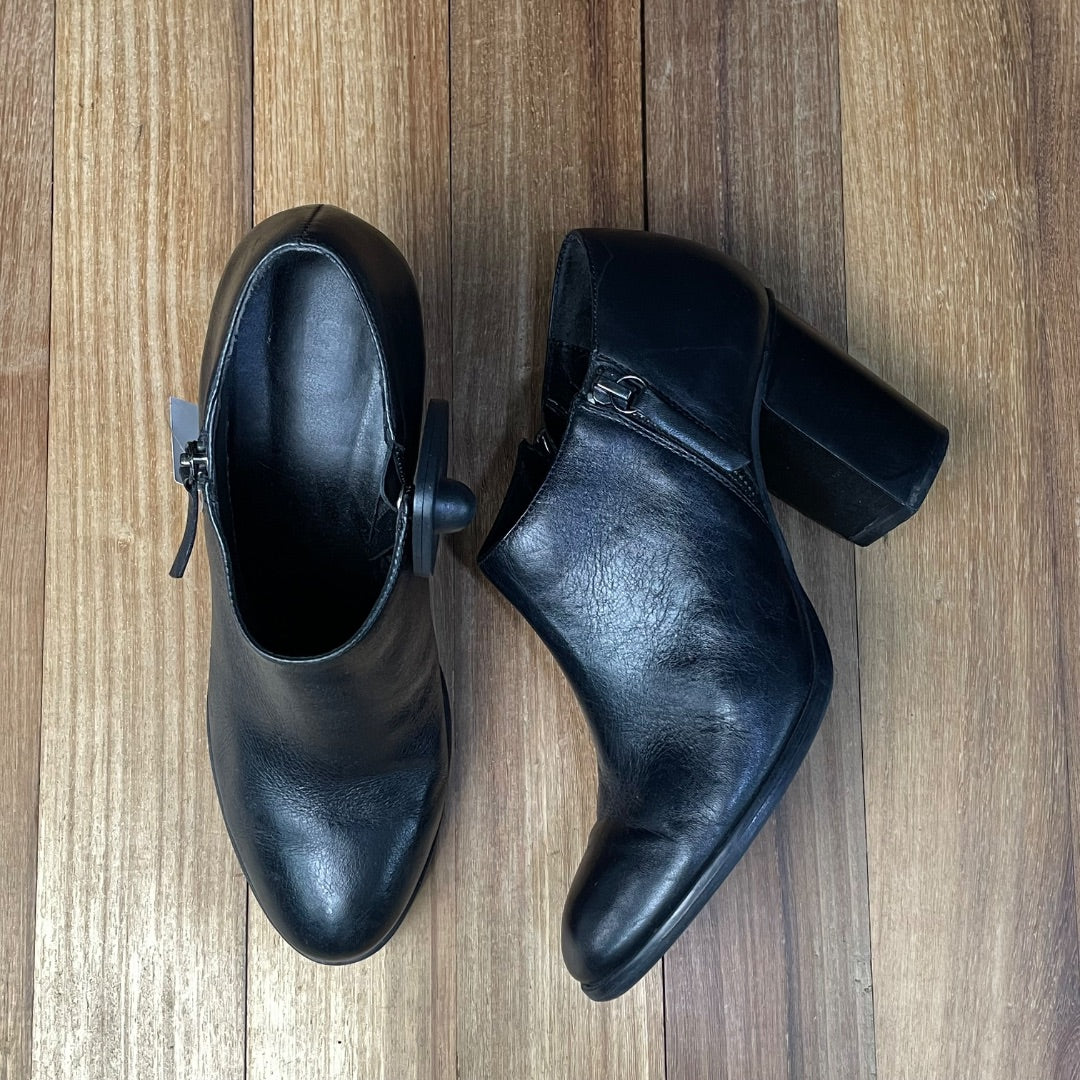MISHKA Bota Corta Negro Talle 36
