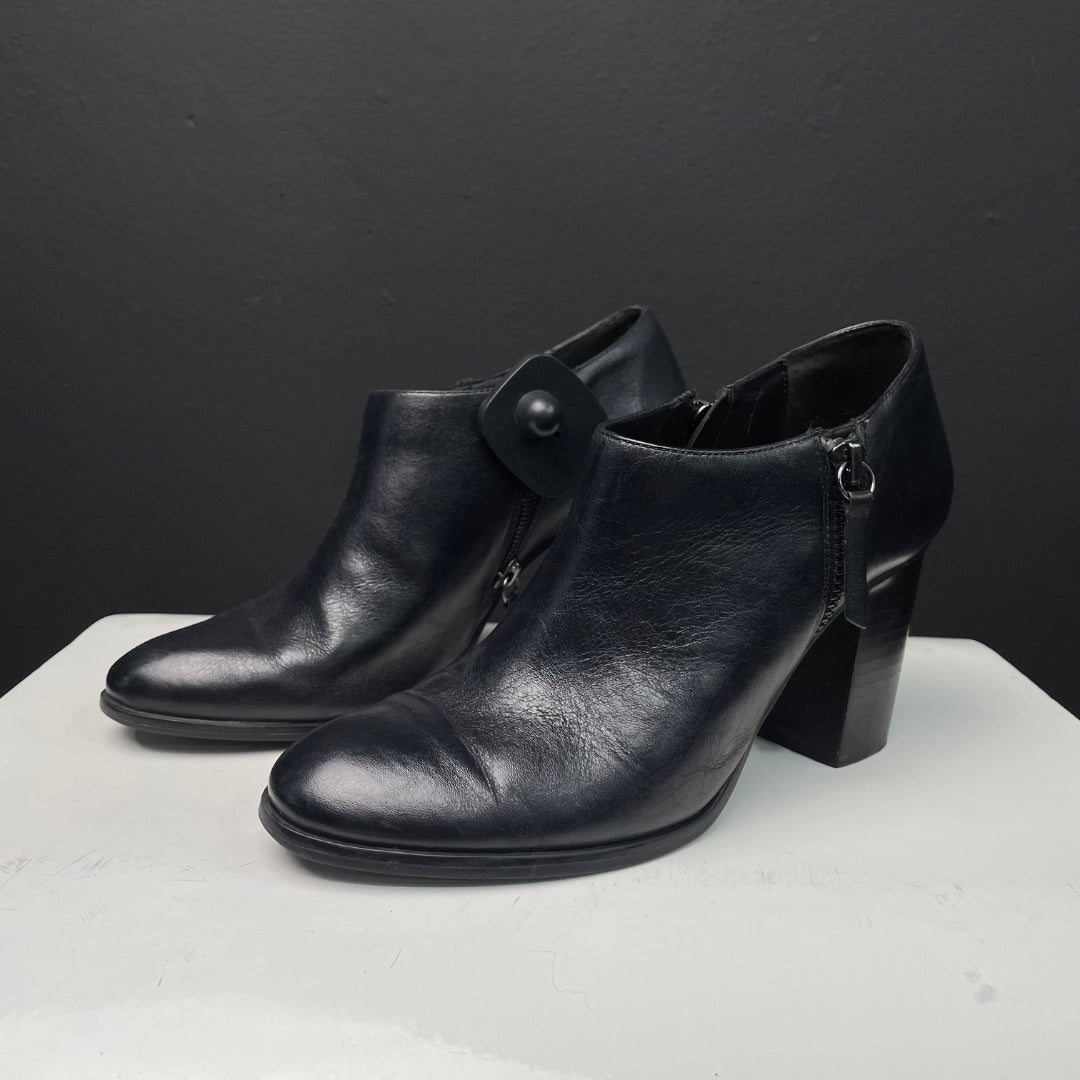 MISHKA Bota Corta Negro Talle 36