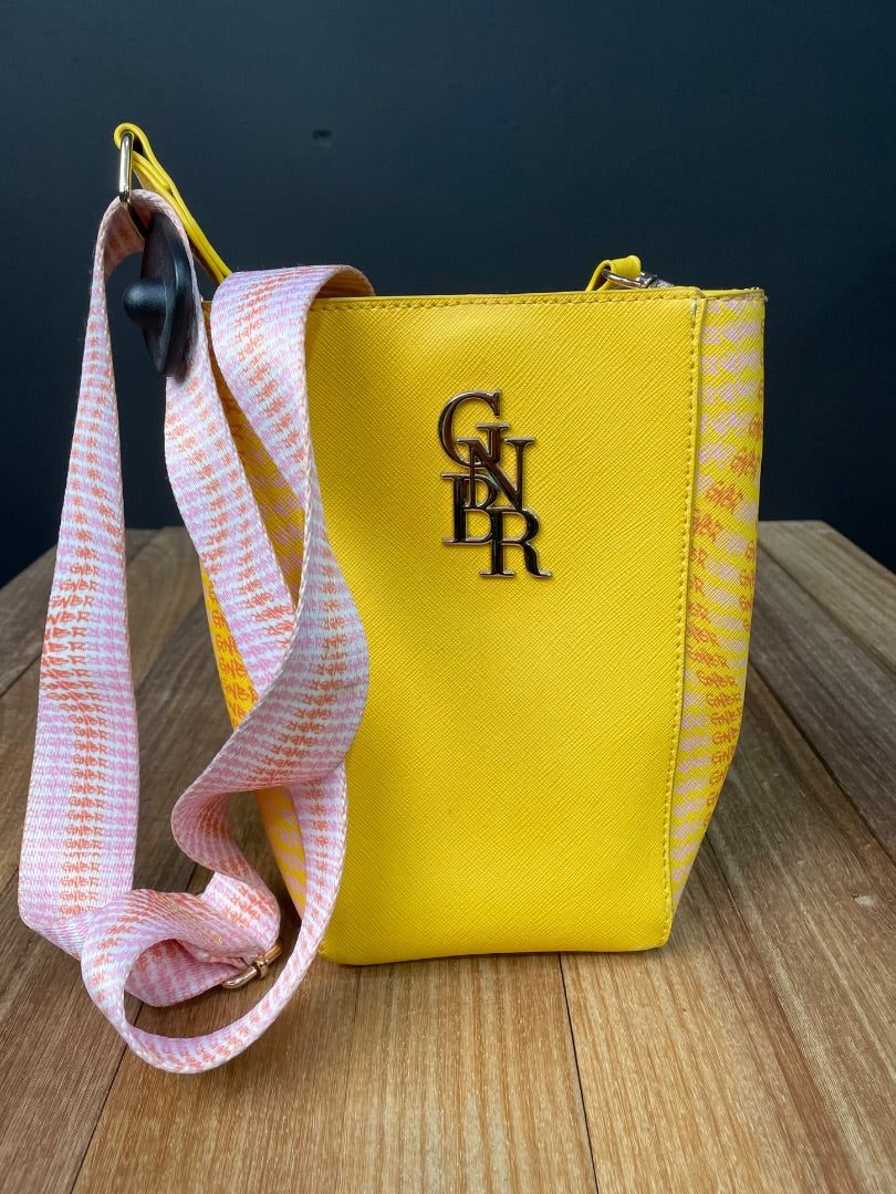 Cartera  GINEBRA  Amarillo Talle Unico