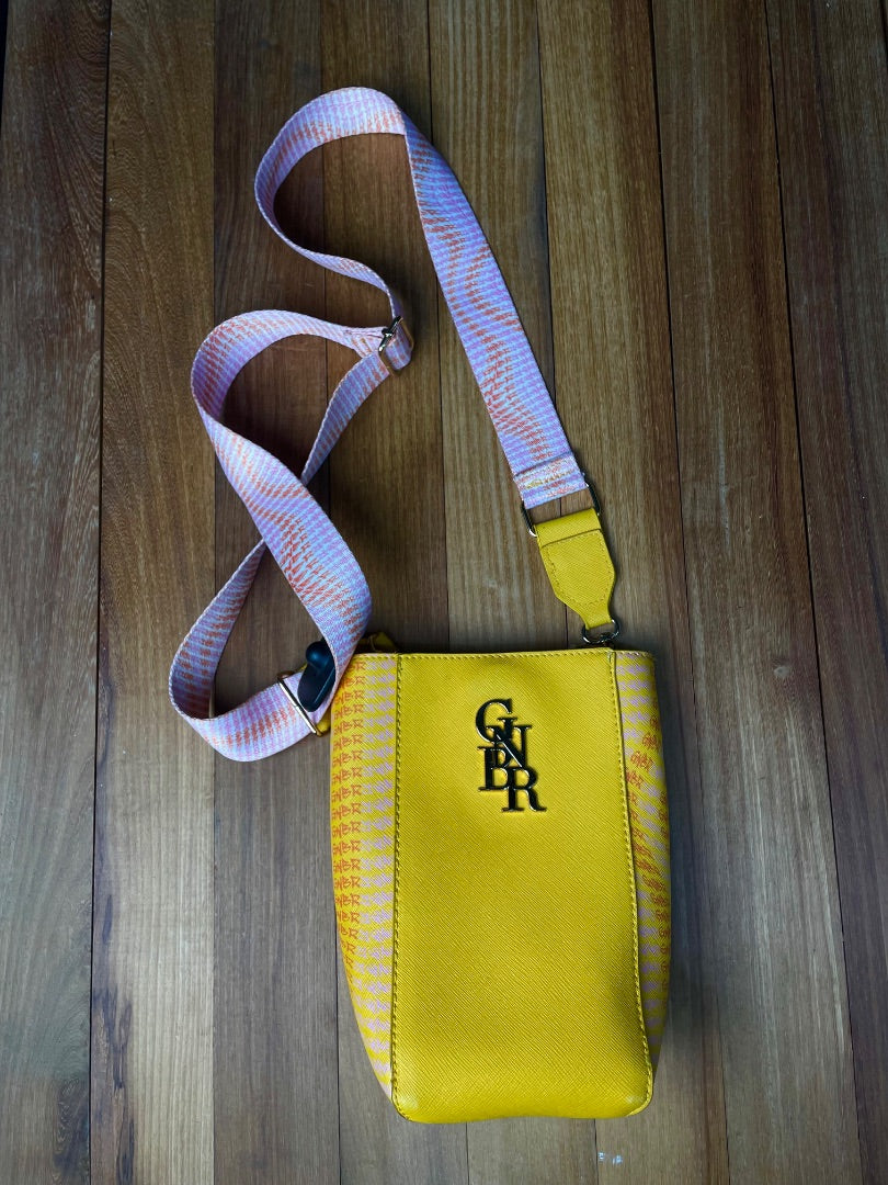 Cartera  GINEBRA  Amarillo Talle Unico