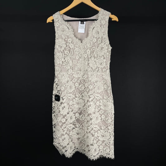 DKNY Vestido Color Peltre Talle 6