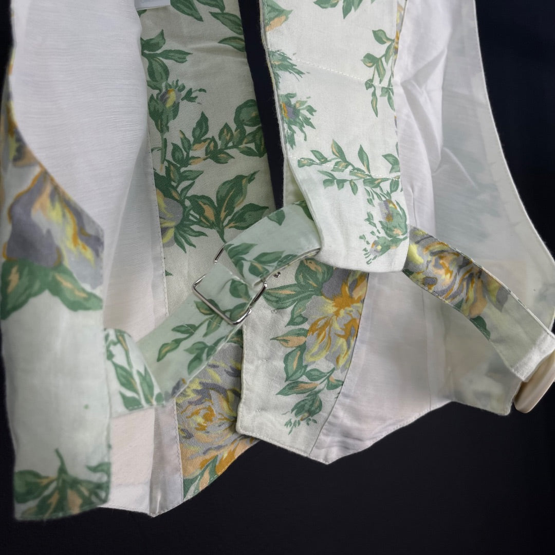 MARCIA DINHEIRO Chaleco Corto Varios Floral Talle 40