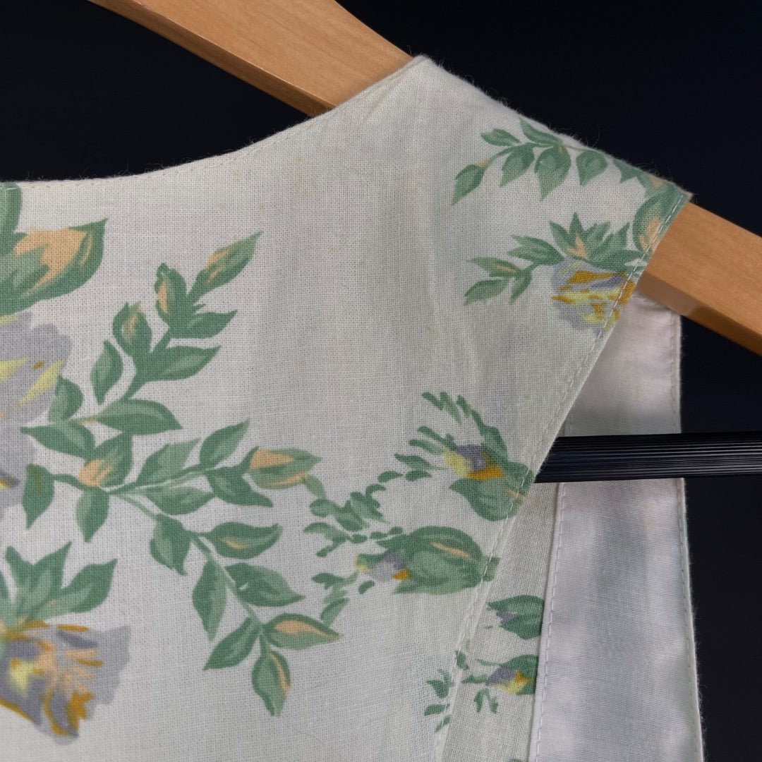 MARCIA DINHEIRO Chaleco Corto Varios Floral Talle 40