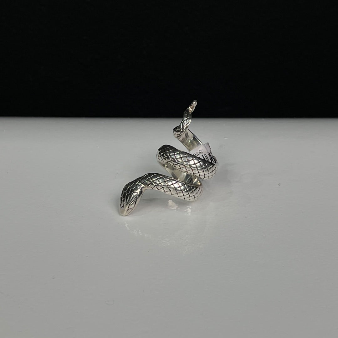 SIN MARCA  Anillo  Plateado  Talle Unico