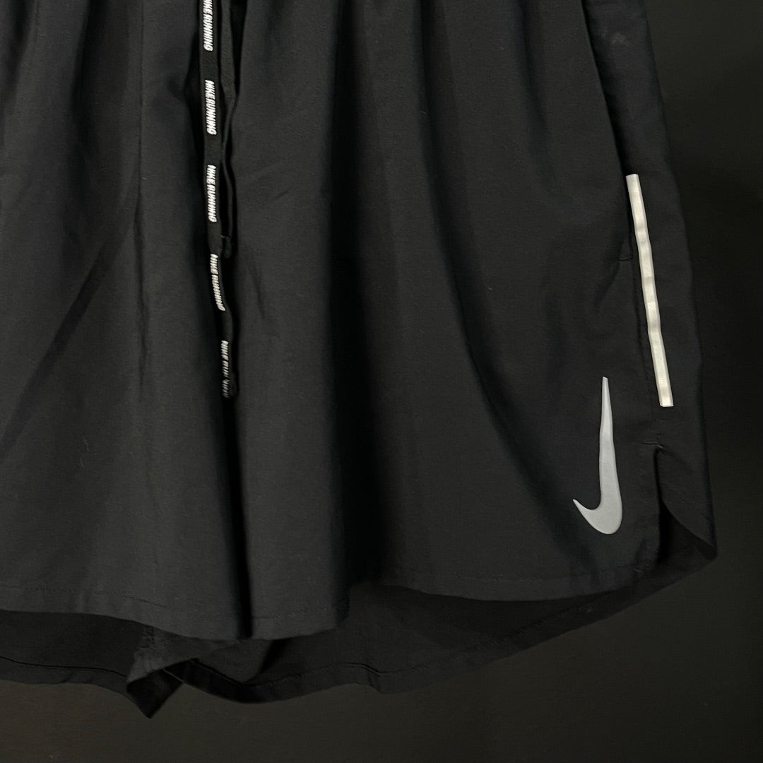 NIKE Short Negro Talle XL