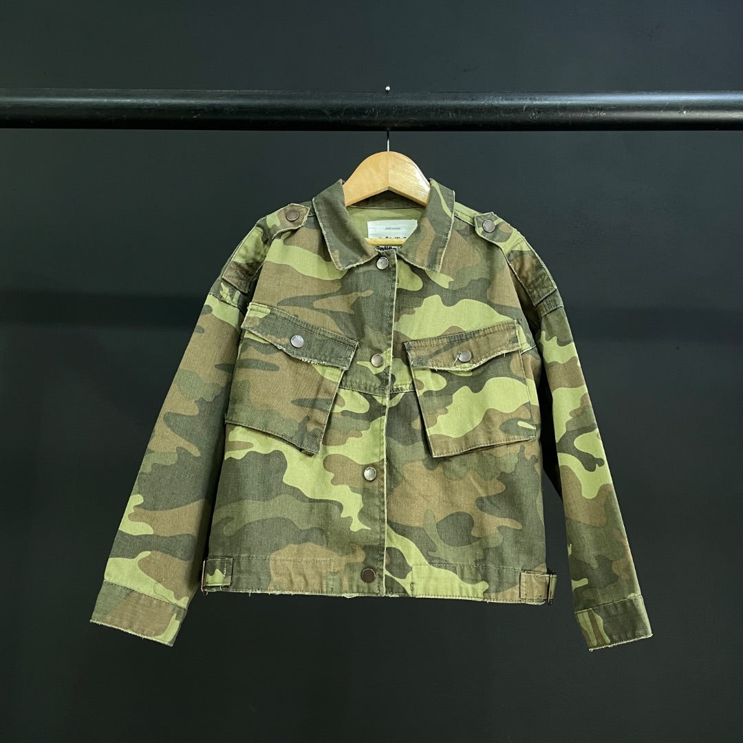ZARA Campera Varios  Camuflado Talle 8