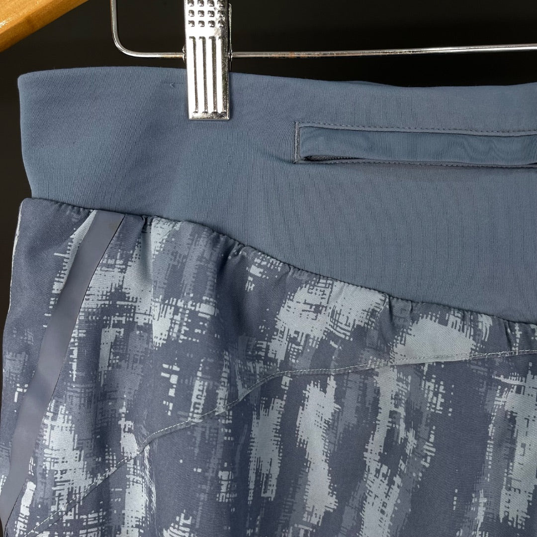 ADIDAS Short Celeste Talle L