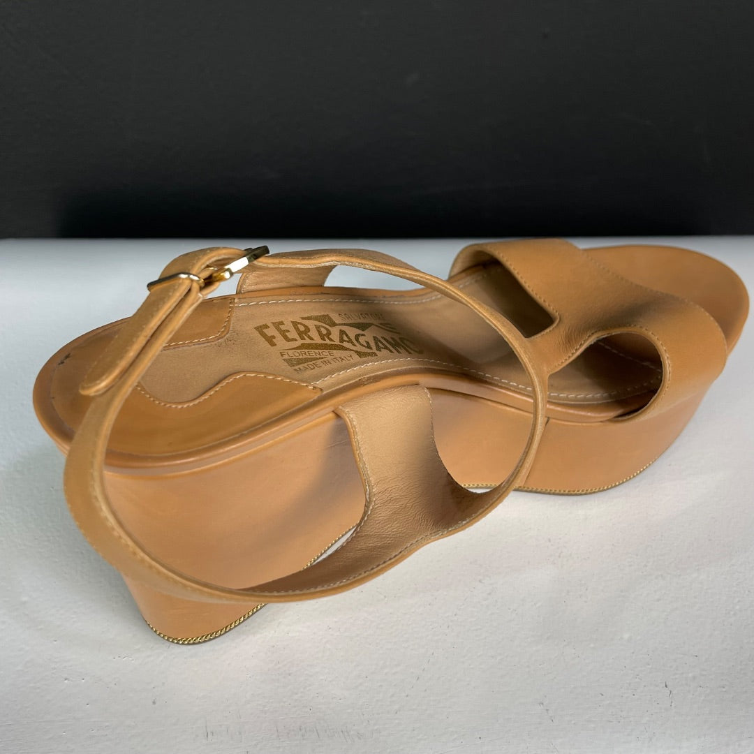 FERRAGAMO Sandalias Marron Talle 8