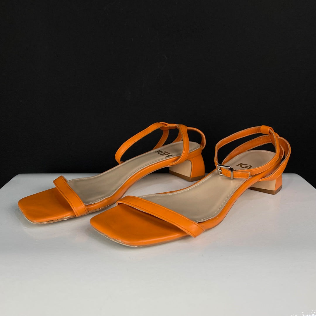 MISHKA Sandalias Naranja Talle 38