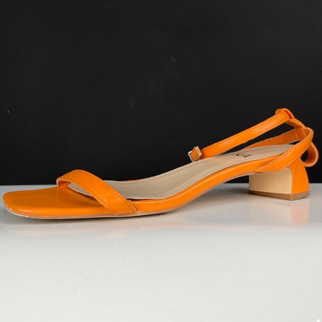MISHKA Sandalias Naranja Talle 38