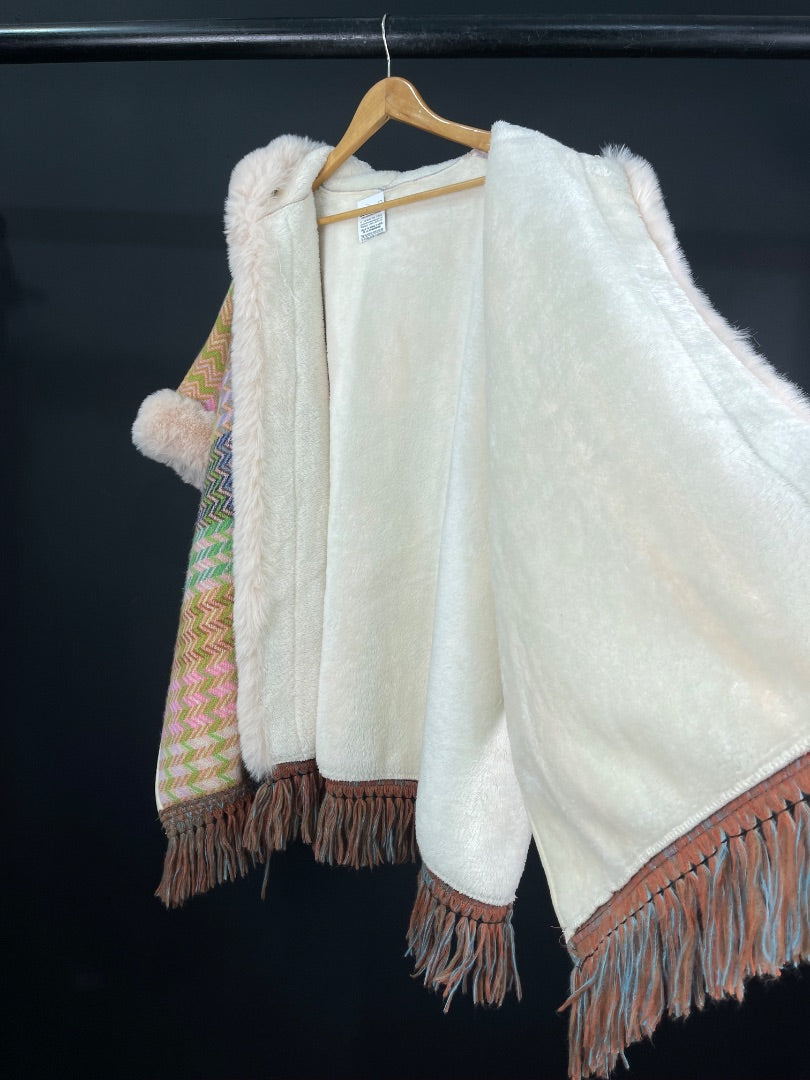 SIN MARCA Poncho Varios  Estampado Talle L