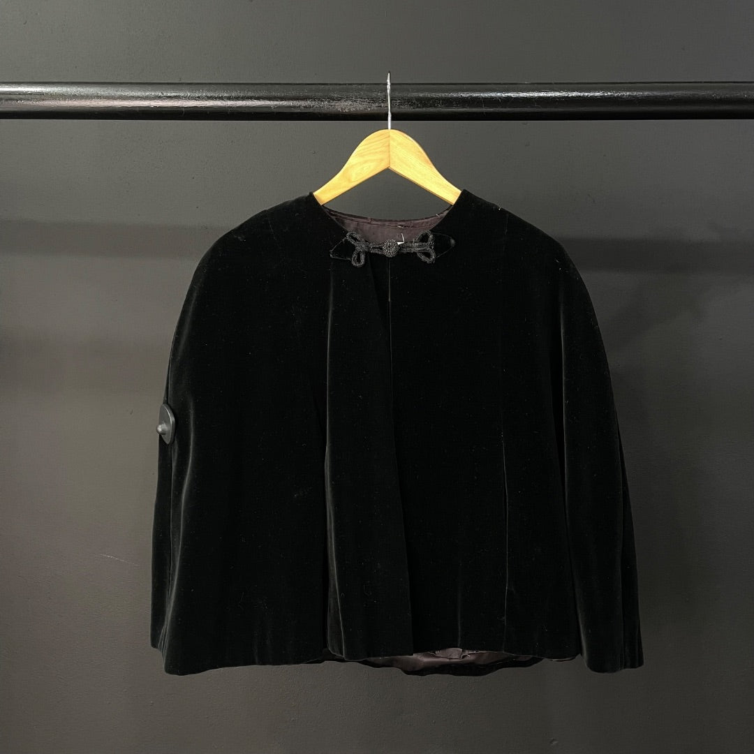 SIN MARCA Capa Corta Negro Talle M