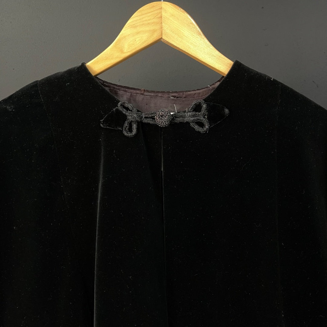SIN MARCA Capa Corta Negro Talle M