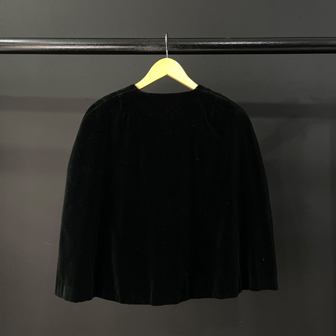 SIN MARCA Capa Corta Negro Talle M
