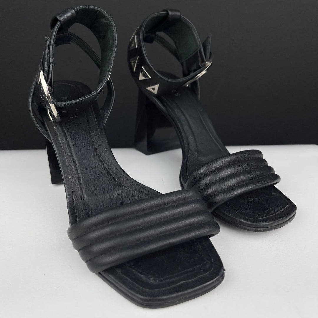 AYRES Sandalias Negro Talle 36