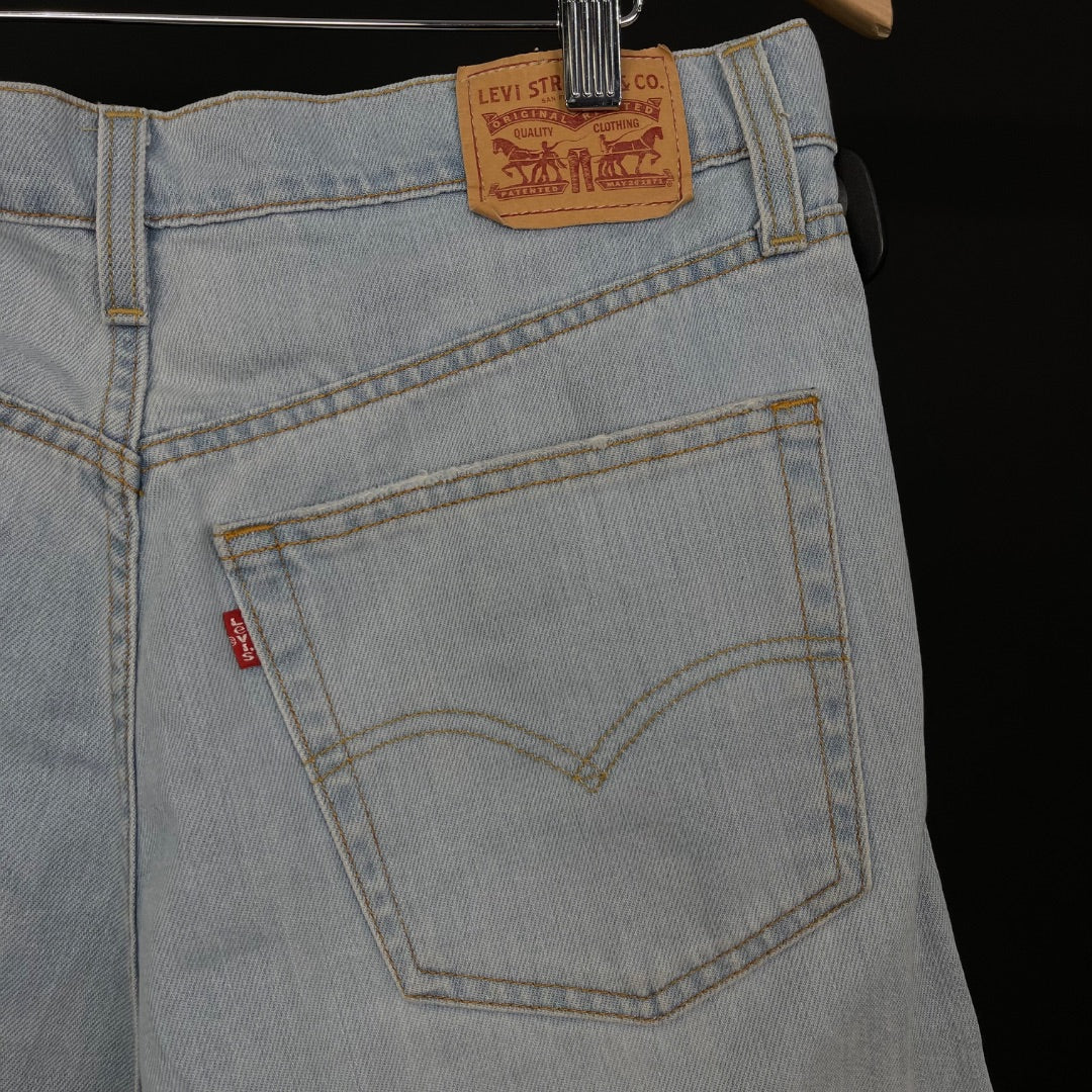 LEVIS  Short  Celeste  Talle 30