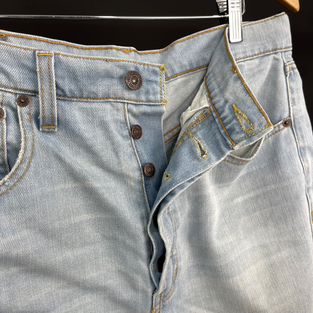 LEVIS  Short  Celeste  Talle 30