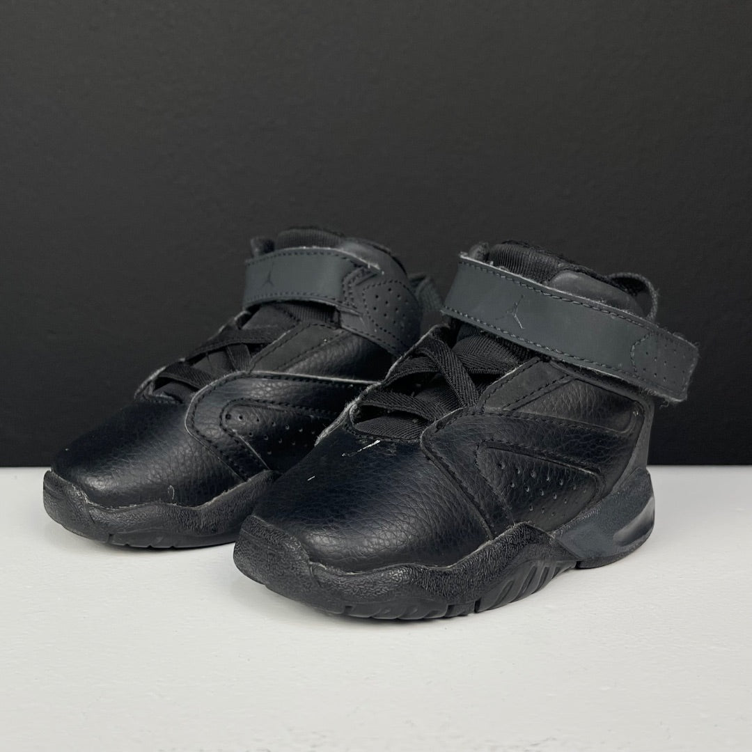 JORDAN  Zapatillas  Color Negro  Talle 19