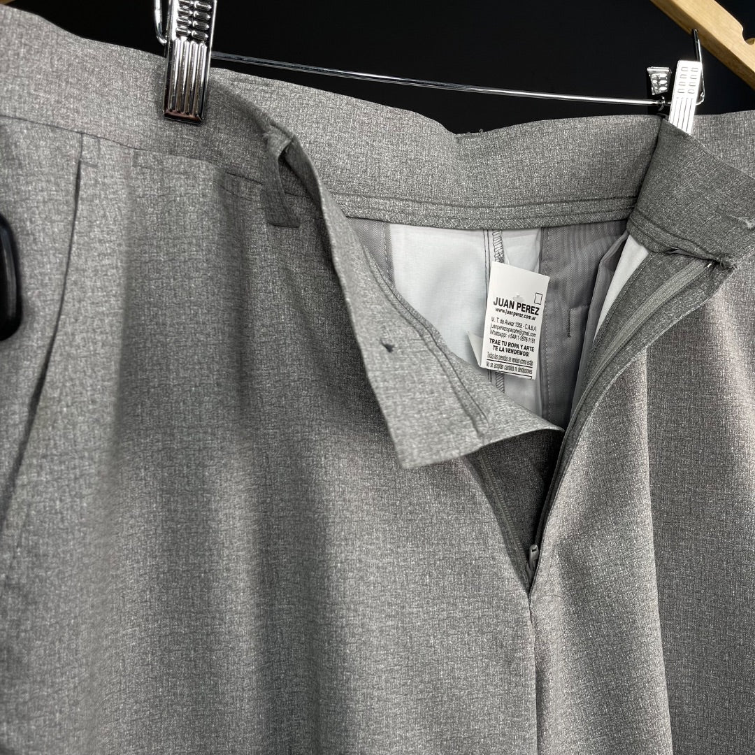 SIN MARCA  Short Bermuda  Gris  Talle 34