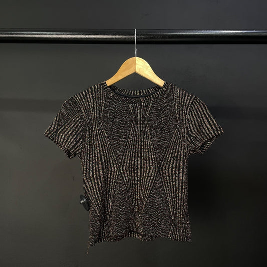 COMPLOT Remera Manga Corta Varios Negro y Dorado Talle 40