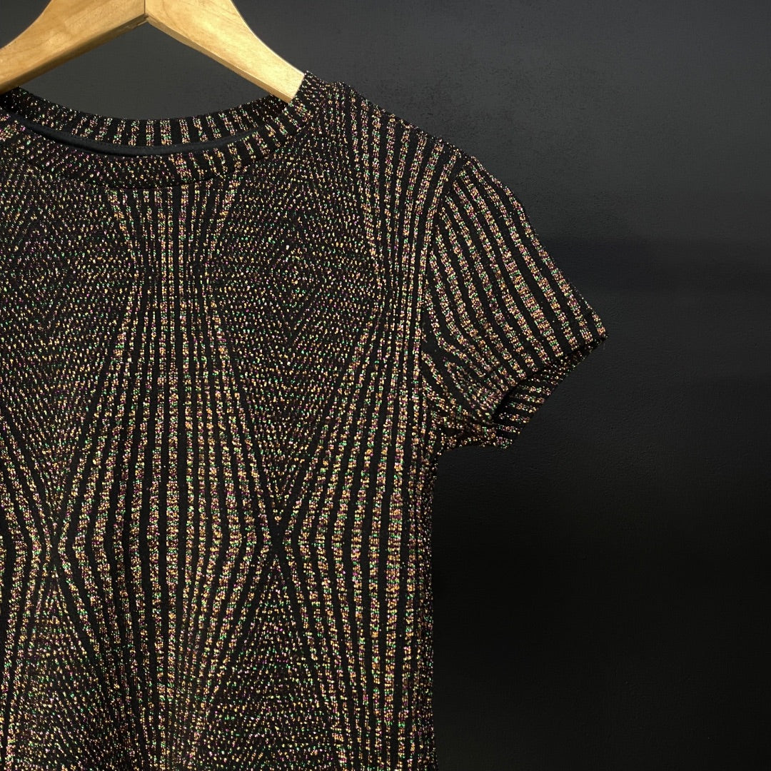 COMPLOT Remera Manga Corta Varios Negro y Dorado Talle 40