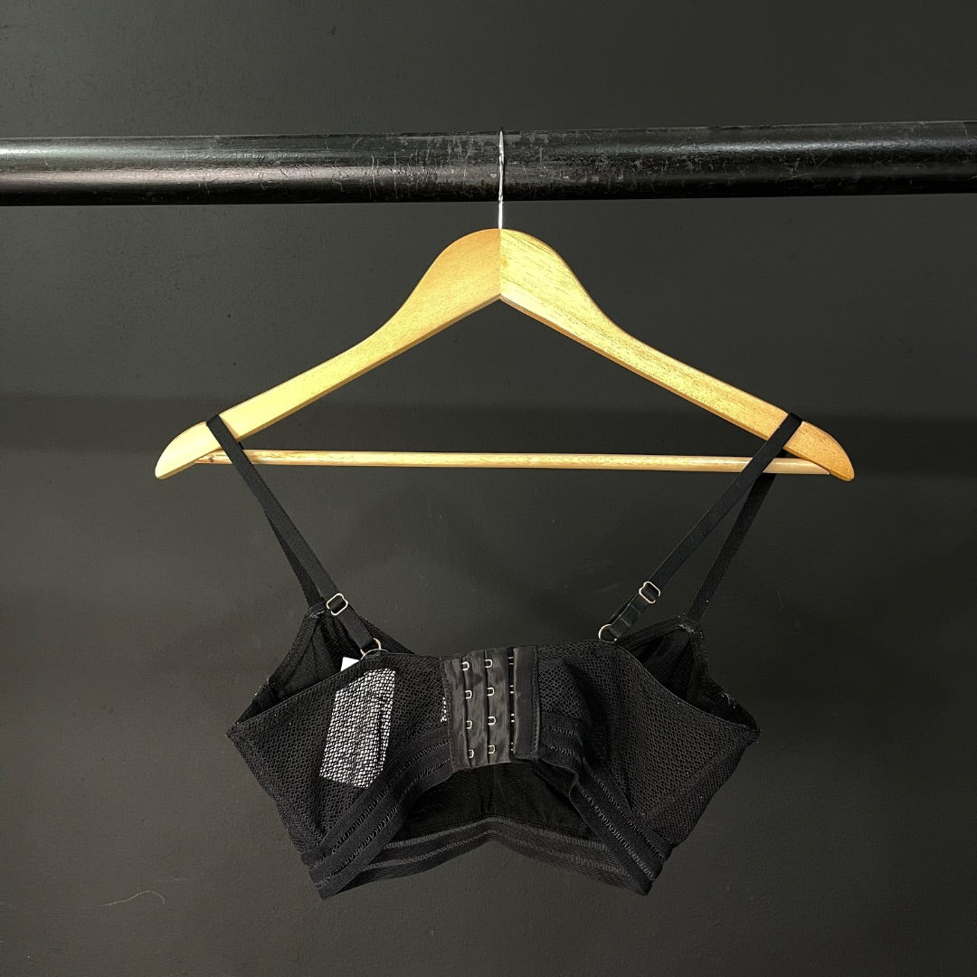 VINCE CAMUTO Corpiño Negro 32C