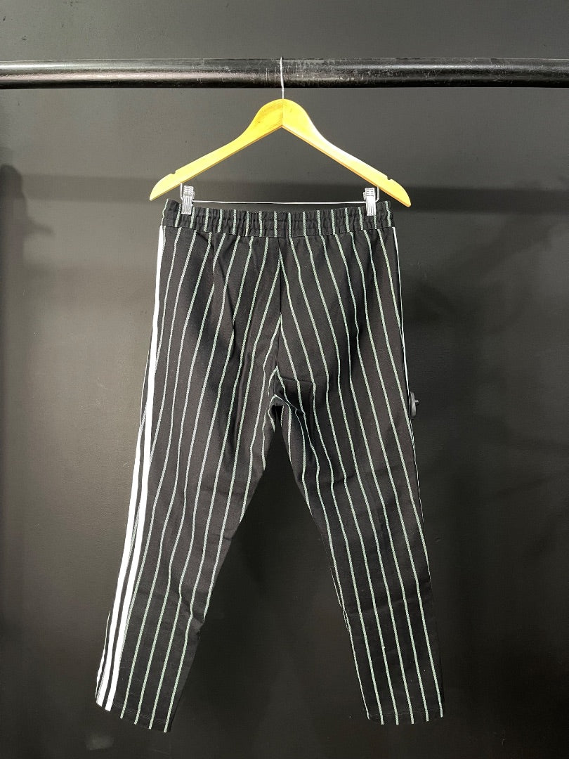 ADIDAS Pantalon Varios Rayado Talle 10