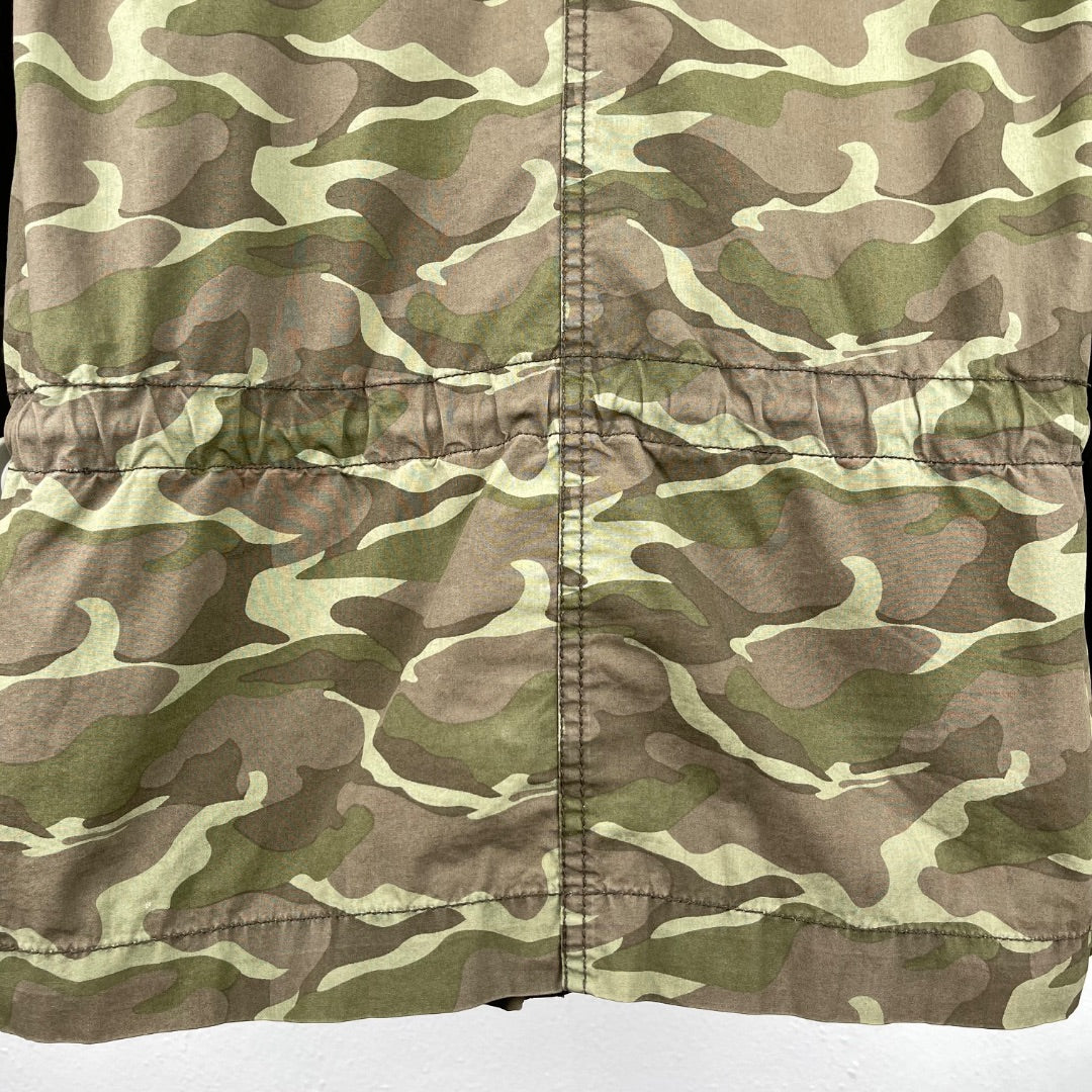 GAP Campera Varios  Camuflado Talle S