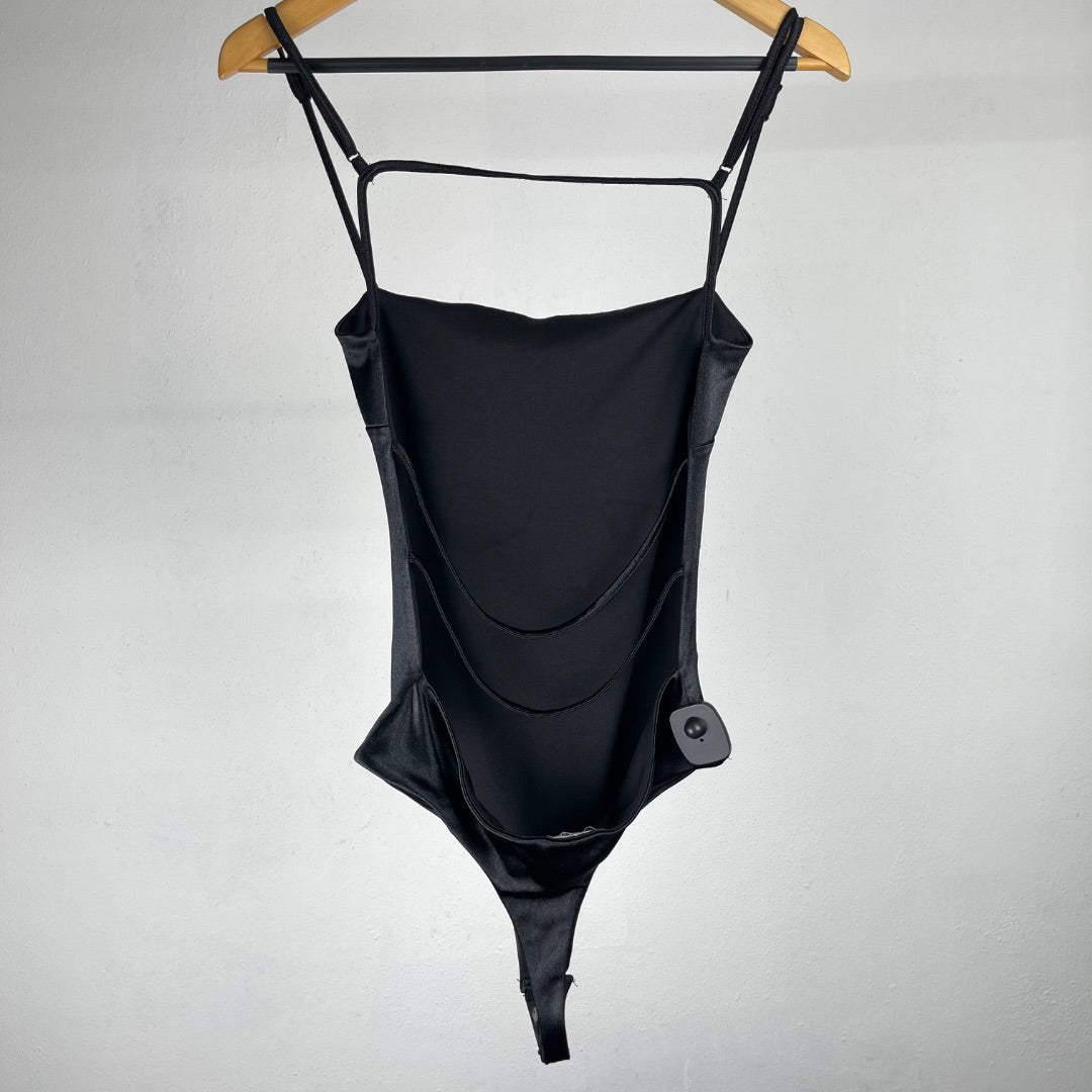 BERSHKA Body Sin Manga Negro Talle L