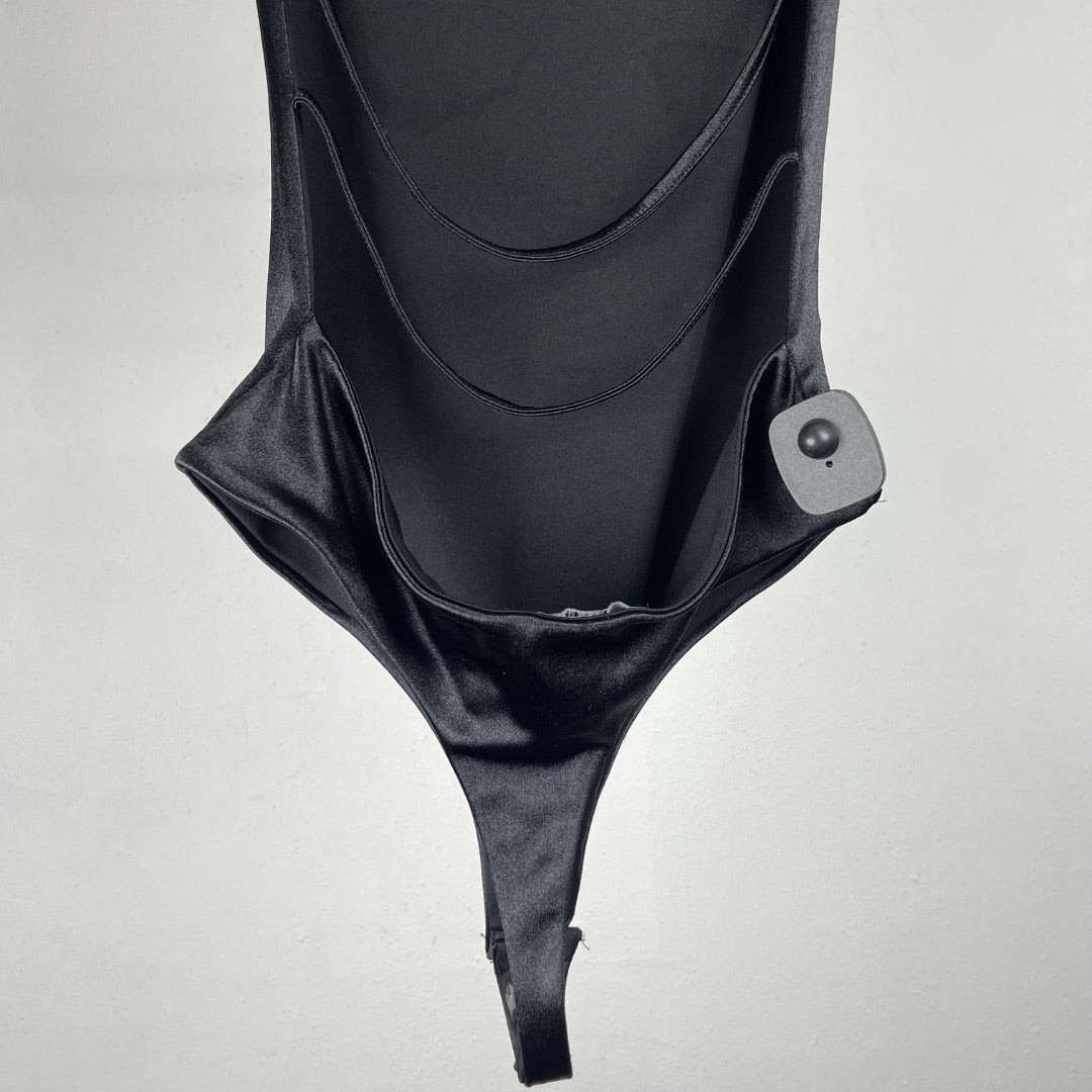 BERSHKA Body Sin Manga Negro Talle L